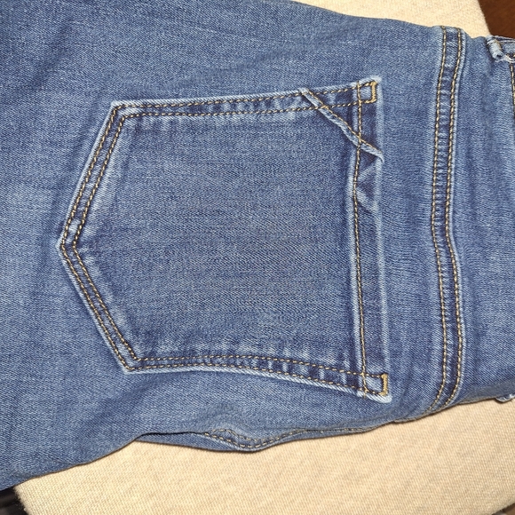 Flattering Apt. 9 Tummy Control Skinny Jeans (Size 6) - - Picture 5 of 5